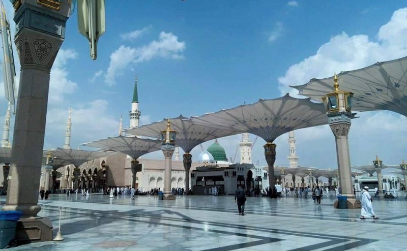 Huzoor Apne Karam Ke Hisaar Mein Rakhna