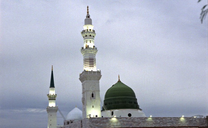 Ye Gumbad E Khazra Hai