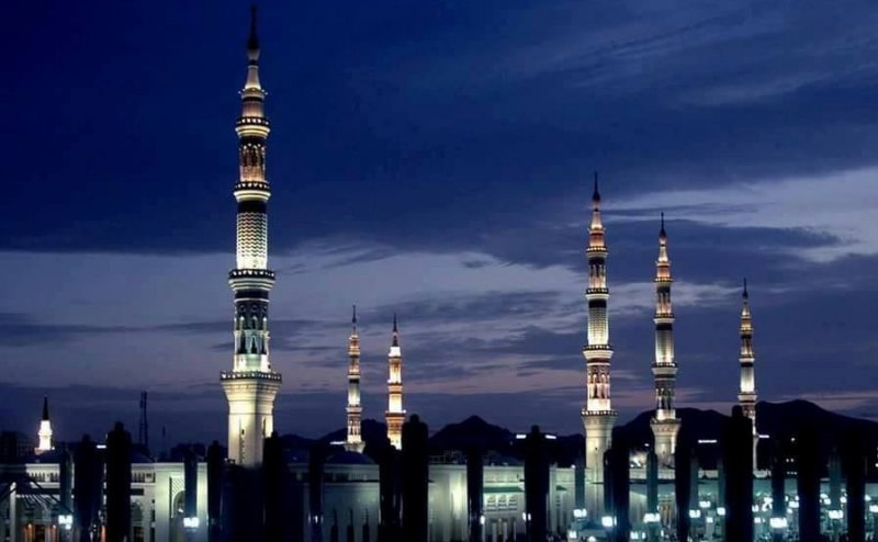 Gumbad e Khazra Ke Daaman Ki Hawa